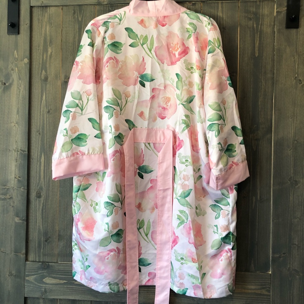 Pink Floral Robe - Picture 2 of 4